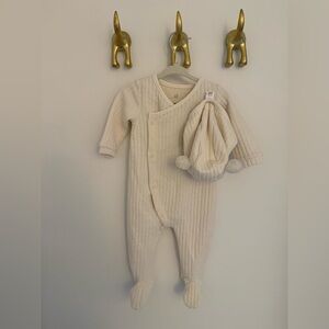 NWT Baby GAP Cream Ribbed Kids One Piece with Hat